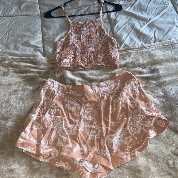 MINKPINK set size medium & top size small - Picture 2 of 4
